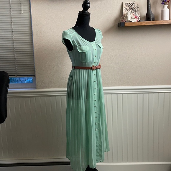 Dresses & Skirts - Date dress